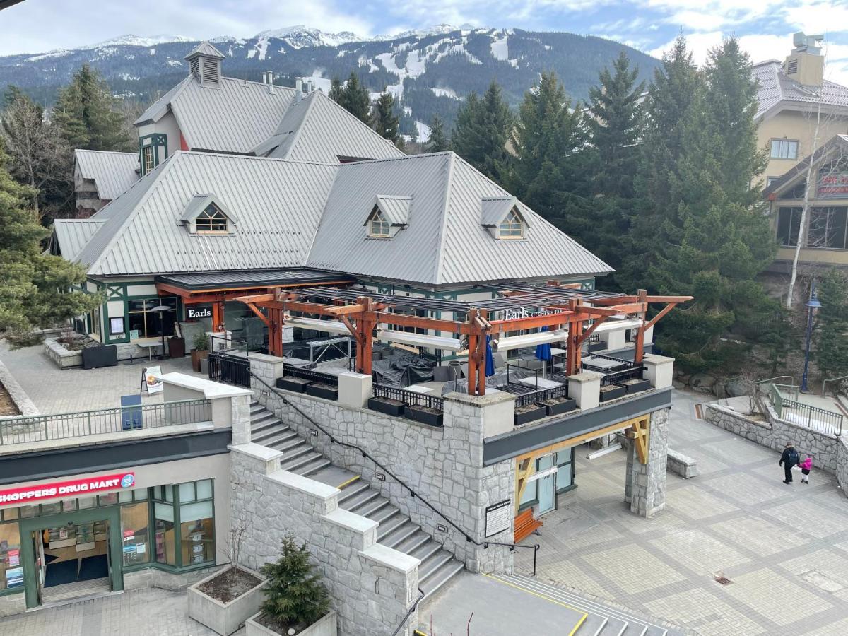 Whistler Village Centre By Latour Hotels And Resorts Eksteriør billede